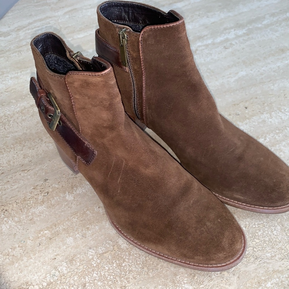 AQUATALIA brown ankle boots, suede leather trim, inside zip, 2” block heels. 9 - Picture 4 of 17